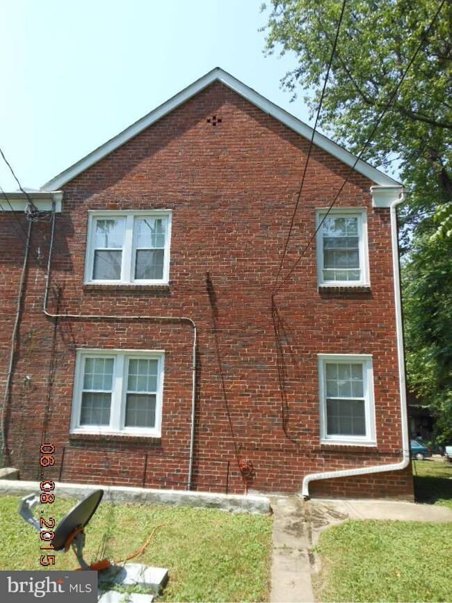 6125 Chinquapin Pkwy, Baltimore, MD 21239 - photo 3