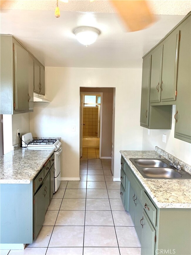 650 N 3rd Ave unit C, Upland, CA 91786 - photo 3