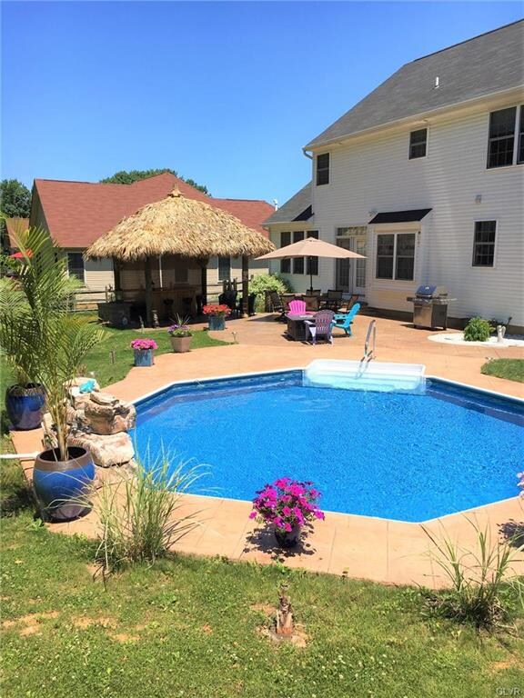 3282 Overlook Dr, Emmaus, PA 18049 - photo 2