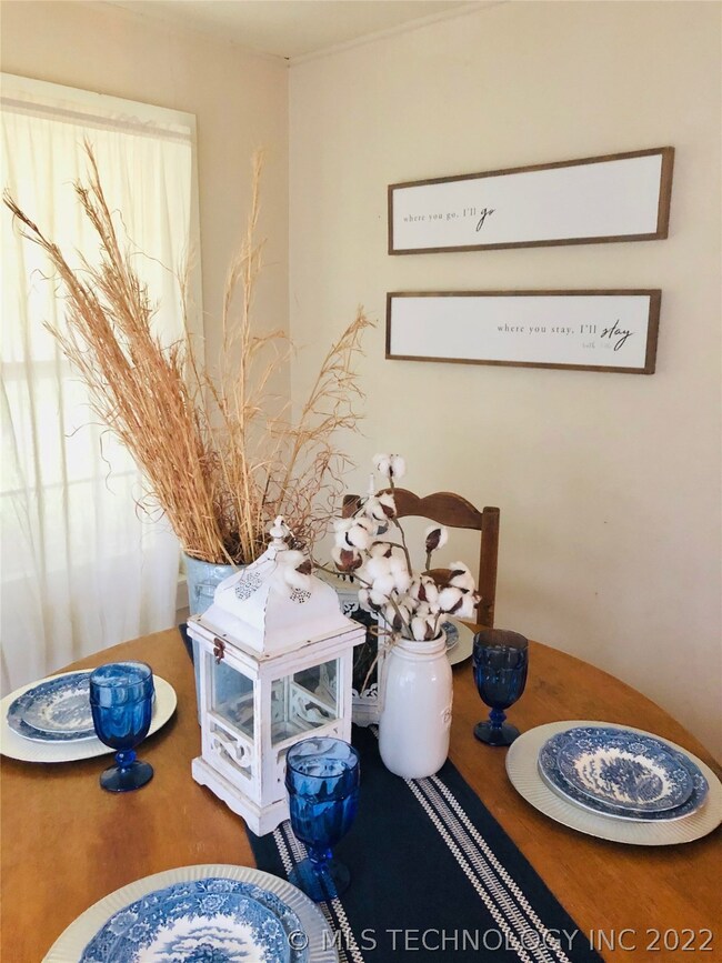 ENJOY YOUR HOLIDAY MEALS IN A SEPARATE DINING ROOM