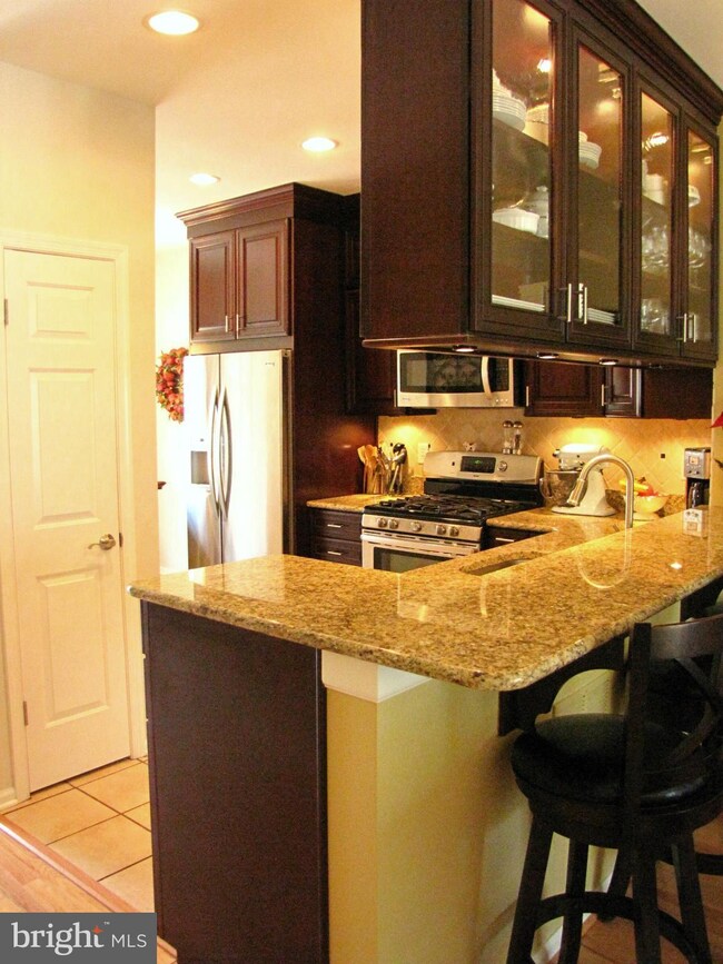 7195 Fairfield Ct, Alexandria, VA 22306 - photo 5