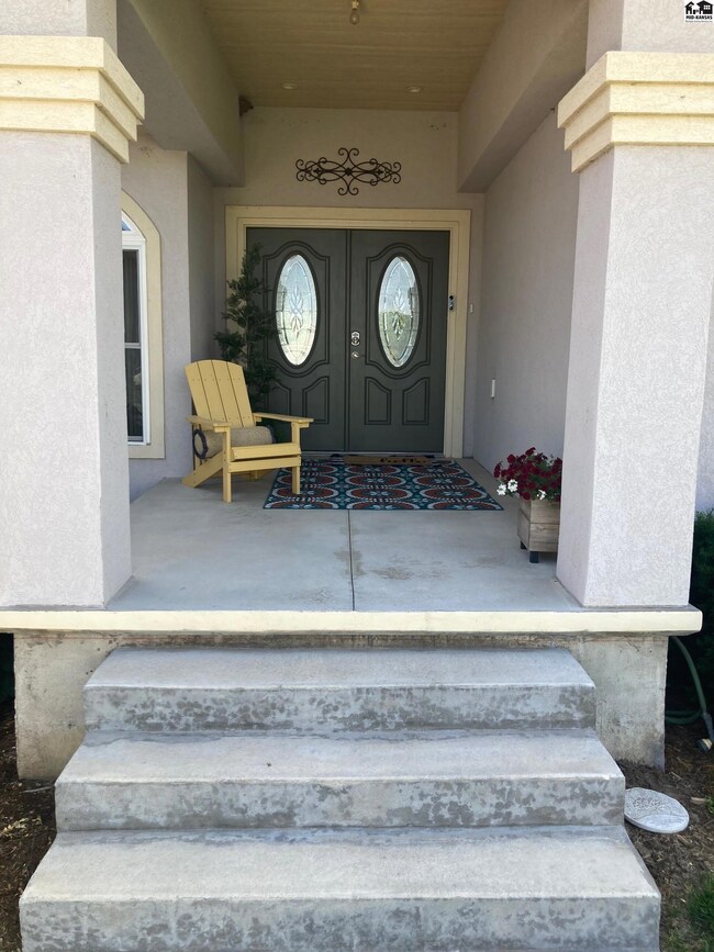 1216 Wildmeadow Rd, Mc Pherson, KS 67460 - photo 2