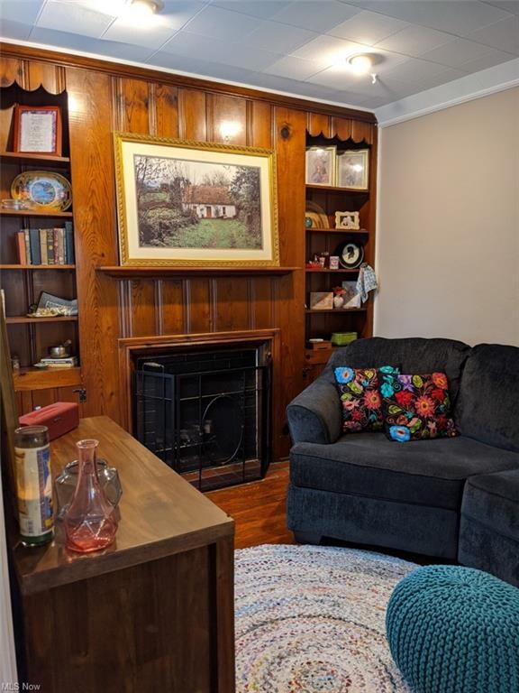 5146 Edgewater Dr, Sheffield Lake, OH 44054 - photo 3