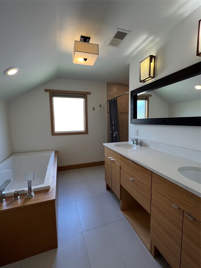 914 Eubanks St, Houston, TX 77022 - photo 5