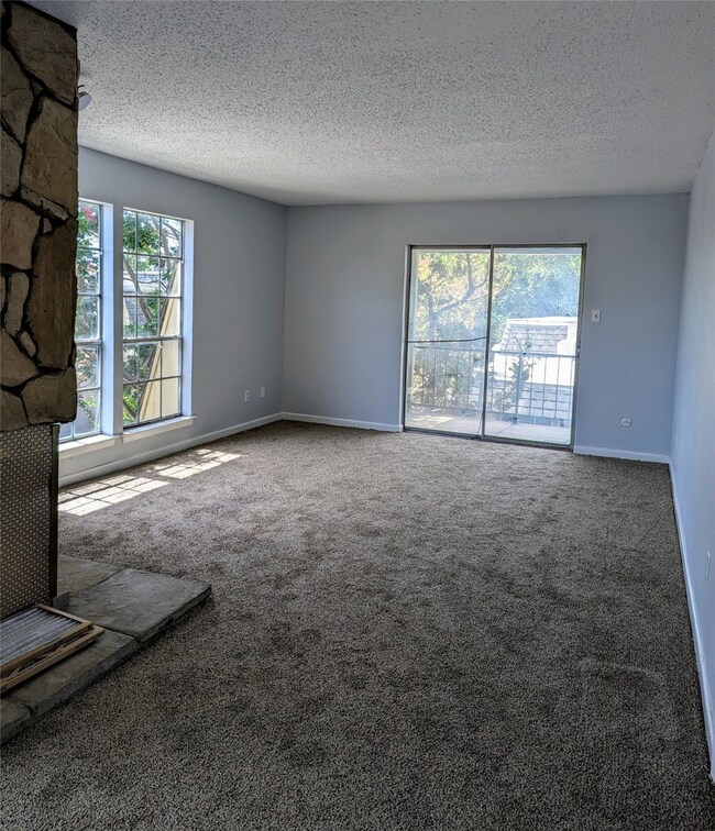 8560 Park Ln unit 237, Dallas, TX 75231 - photo 3