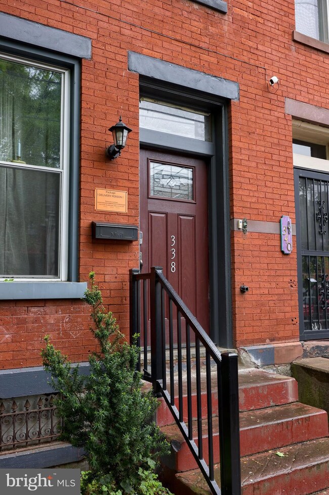 338 W King St, Lancaster, PA 17603 - photo 2