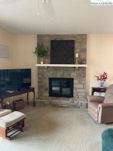Stone masonry FP with gas logs