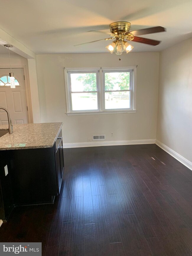 5621 Mcclean Blvd, Baltimore, MD 21214 - photo 6