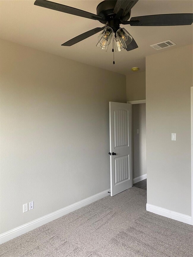 2005 Delton Dr, Springtown, TX 76082 - photo 5