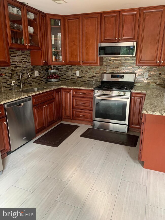 103 Camelot Ct, Princeton, NJ 08540 - photo 4