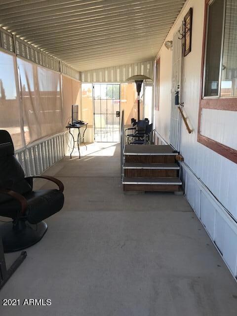 70 SCREENED AZ ROOM