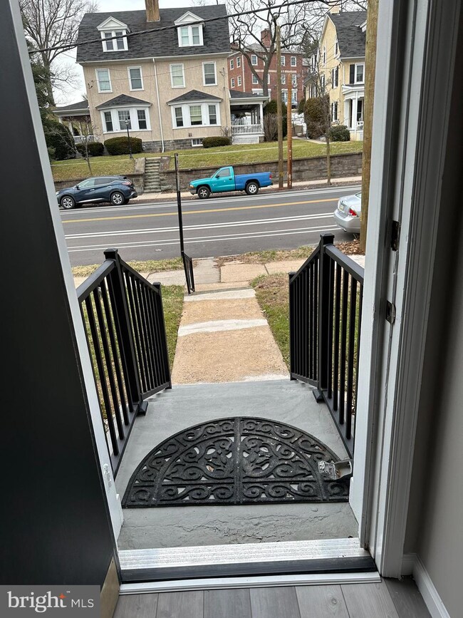 910 E High St unit 1, Pottstown, PA 19464 - photo 3