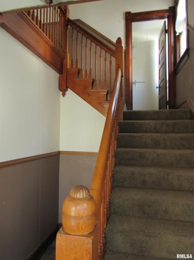 1942 Walling Ct, Davenport, IA 52803 - photo 3