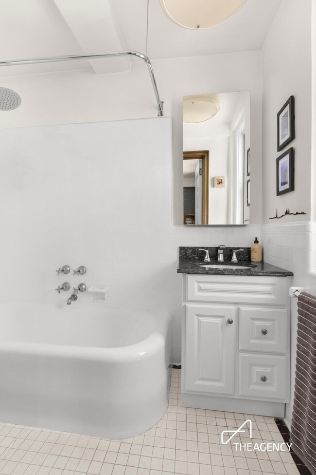 Sutton Place unit 10C, New York, NY 10022 - photo 6