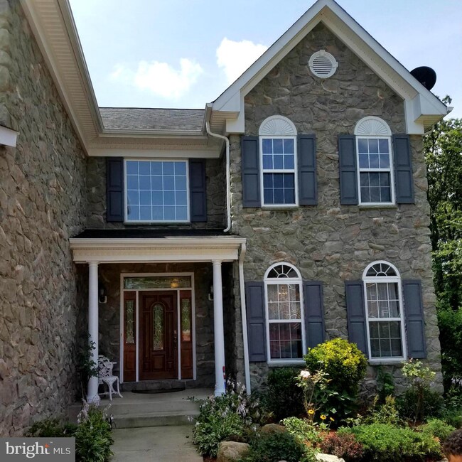 6403 Good Luck Rd, Riverdale, MD 20737 - photo 2