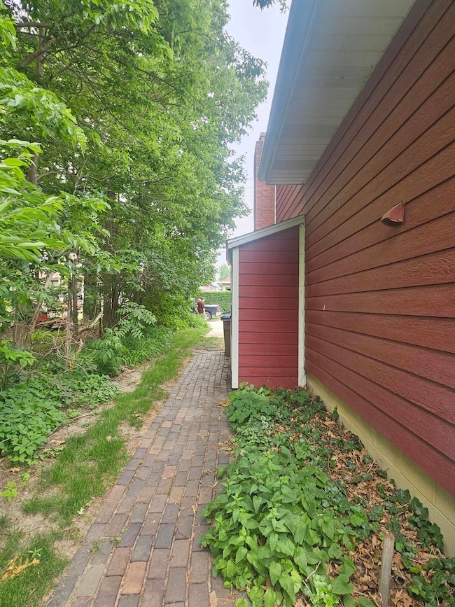 112 6th St NE, Oelwein, IA 50662 - photo 6