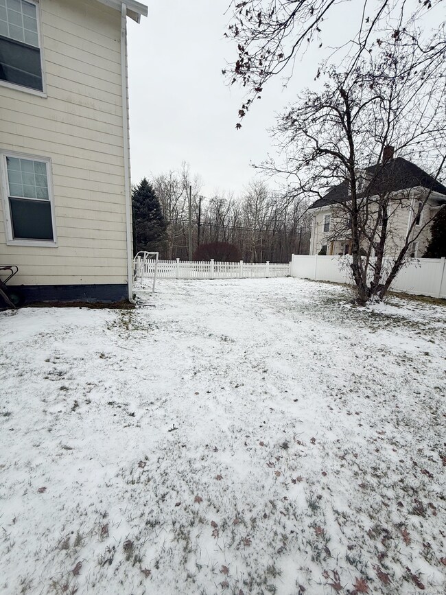 1716 Farmington Ave unit 1st Floor, Unionville, CT 06085 - photo 4