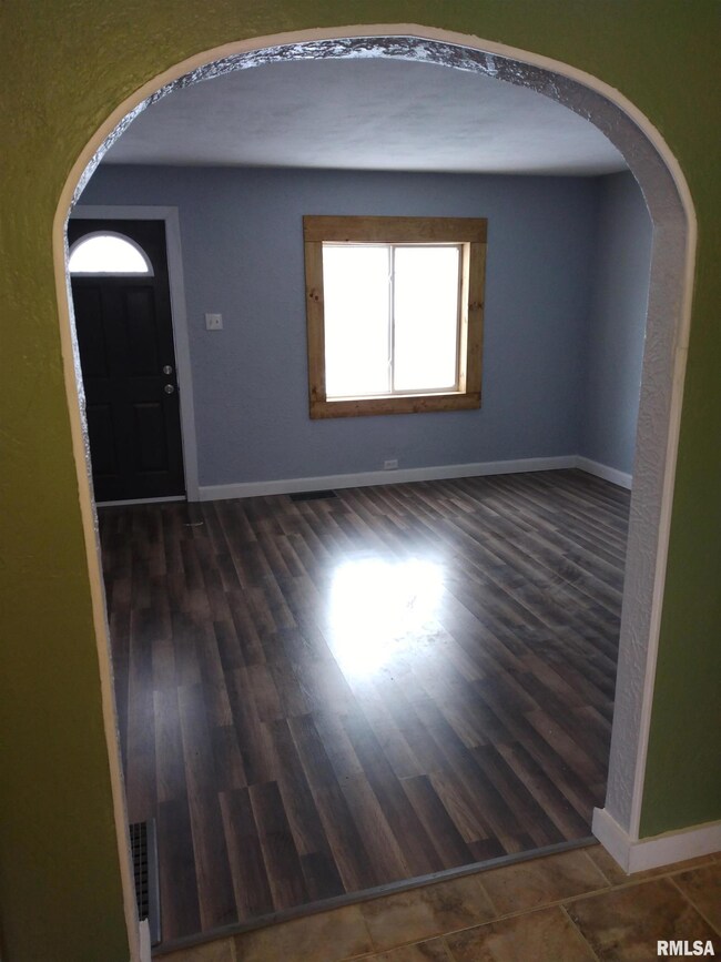 1203 S Maxwell Rd, Peoria, IL 61607 - photo 5