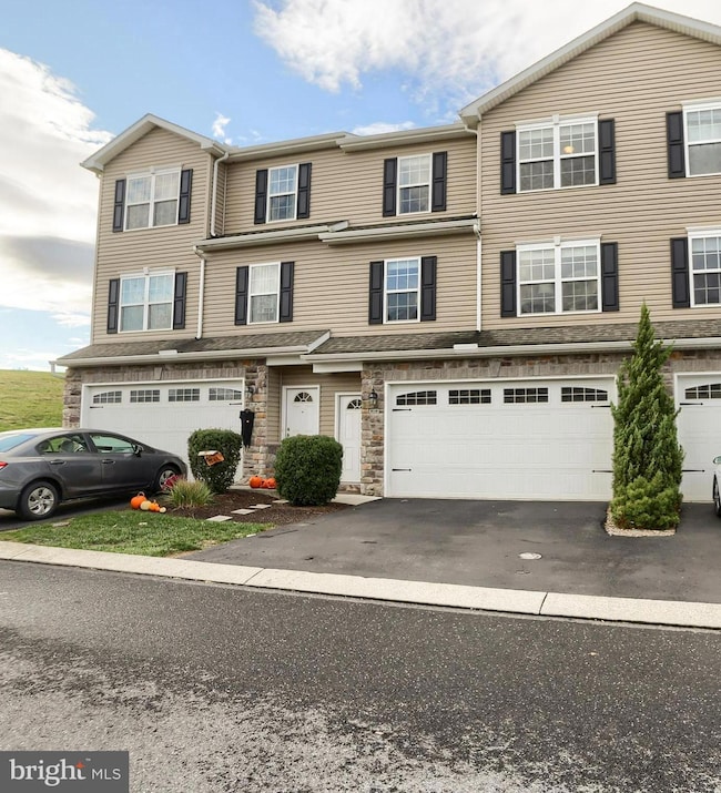 813 Spring Rock Ct, Mechanicsburg, PA 17055 - photo 2