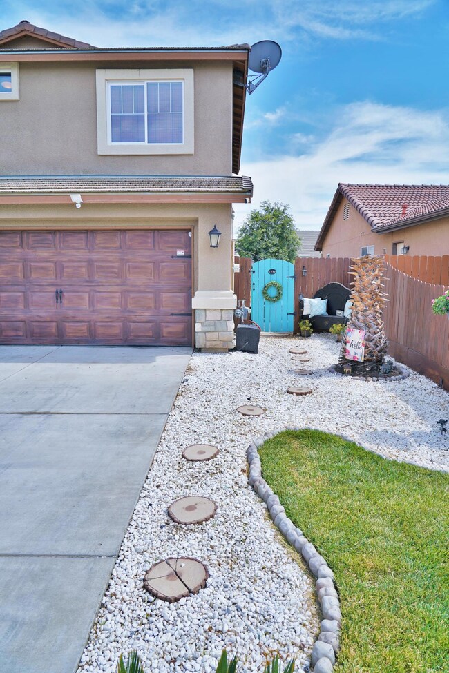 1383 Castoro Way Hanford 06 Front 6 Smal