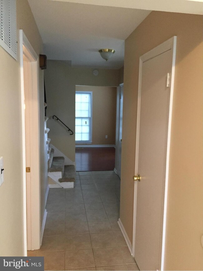 14814 Belle Ami Dr, Laurel, MD 20707 - photo 5