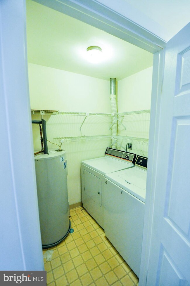 300 Chapel Ct unit 318, Walkersville, MD 21793 - photo 7