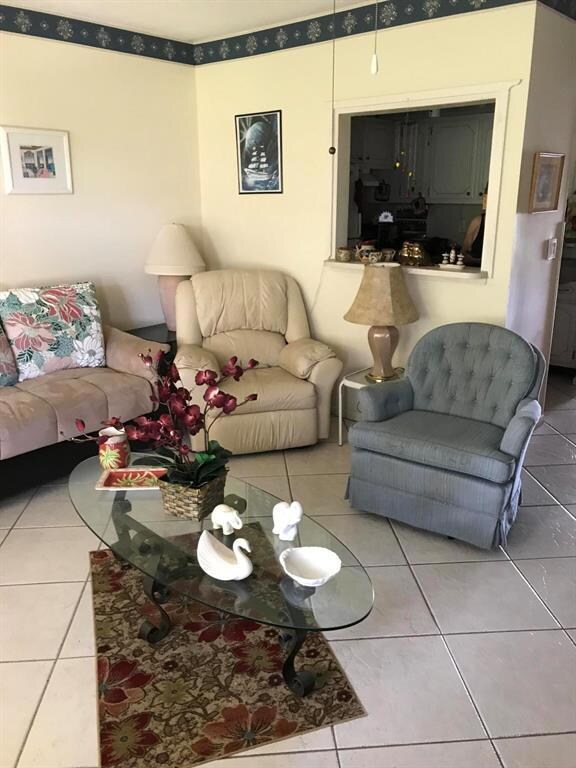 67 Coventry C, West Palm Beach, FL 33417 - photo 2