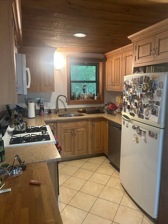 11 Lilac Ct, Cambridge, MA 02141 - photo 5