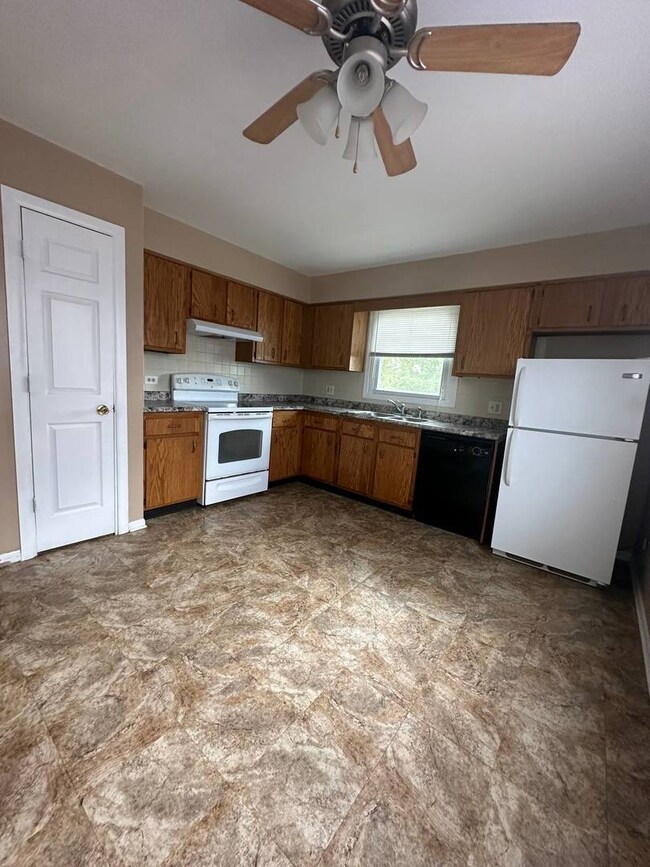 4136 Charleston Rd unit 3W, Matteson, IL 60443 - photo 6