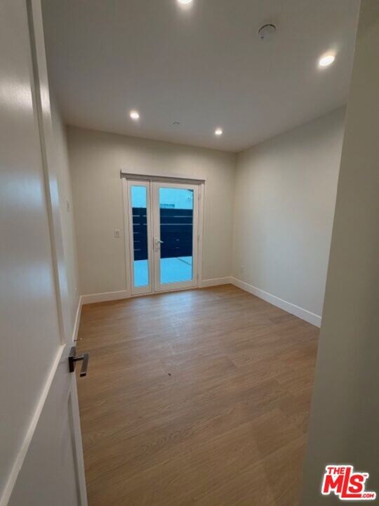 5191 5191 1/2 Lindley Ave, Tarzana, CA 91356 - photo 7