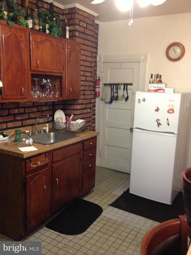 3909 Bonner Rd, Baltimore, MD 21216 - photo 6