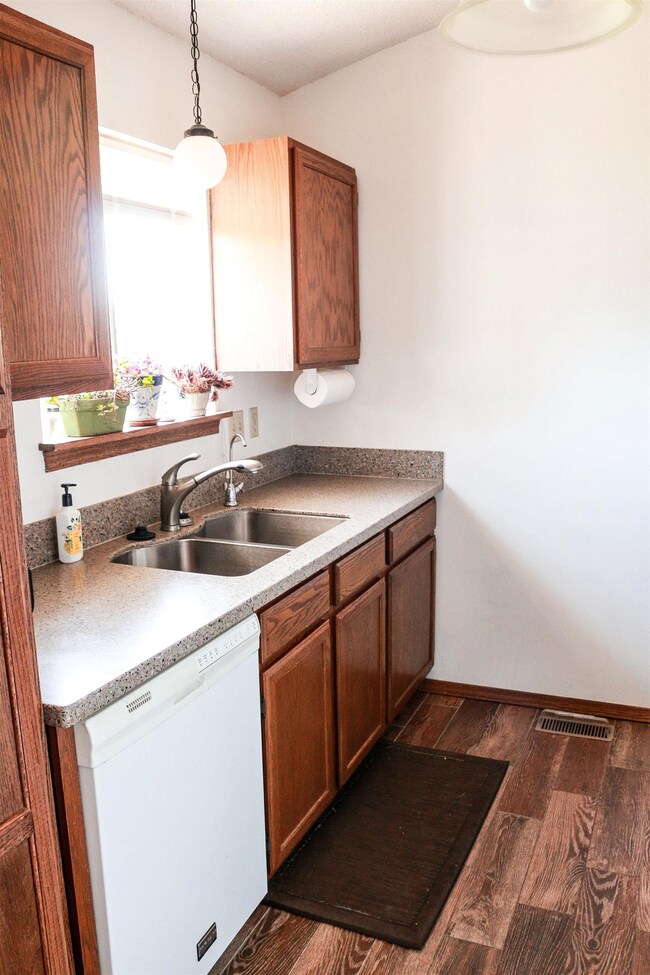 437 E Mulvane St, Mulvane, KS 67110 - photo 5