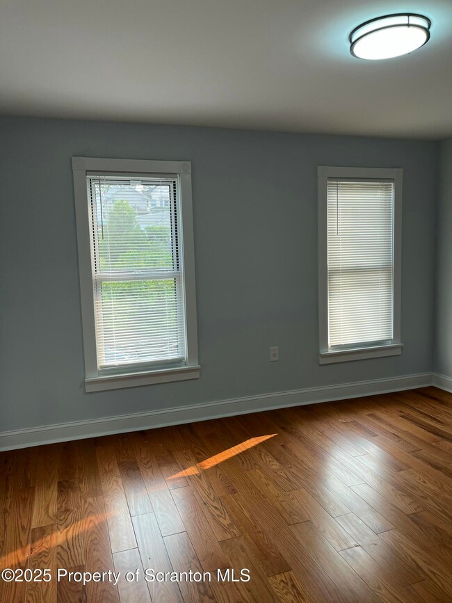 808 1/2 Eynon St, Scranton, PA 18504 - photo 7
