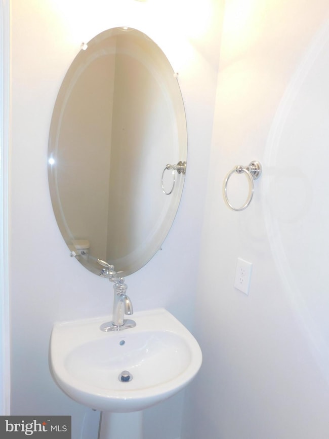 3061 Waterloo Ln, Fairfax, VA 22031 - photo 7