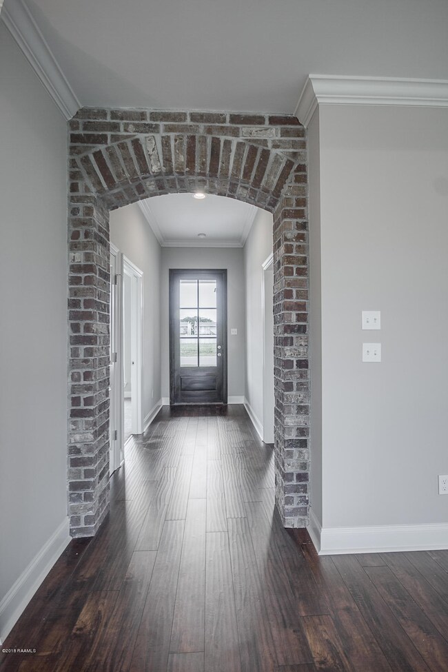 St. Michael French l-8596