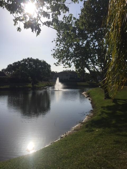 5 Amherst Ct unit C, Royal Palm Beach, FL 33411 - photo 2