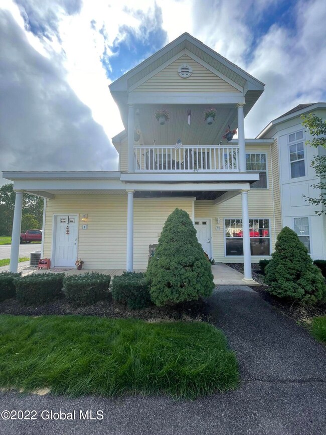 15 Kempton Place unit 1, Saratoga, NY 12866 - photo 5