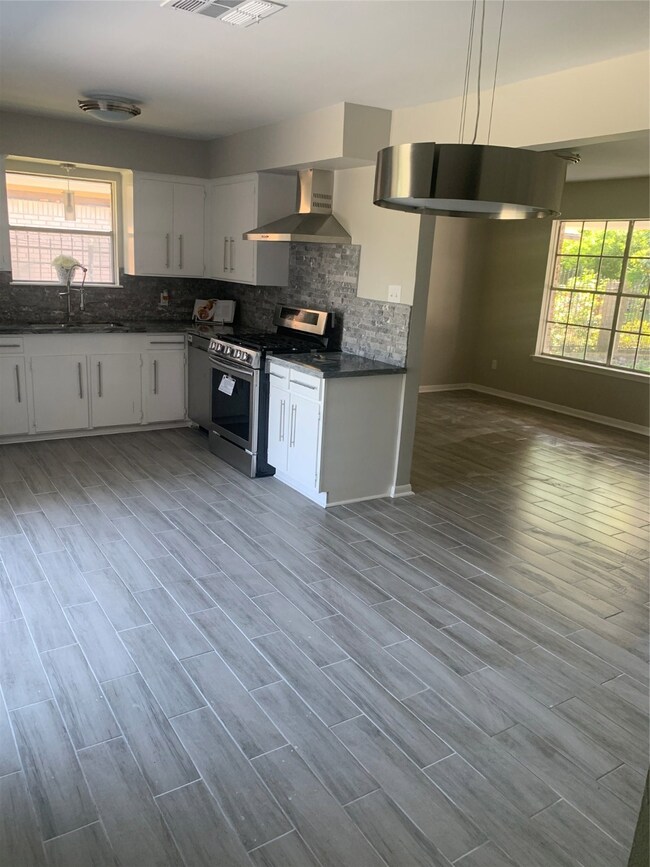 11818 Plum Meadow Ln, Houston, TX 77039 - photo 5