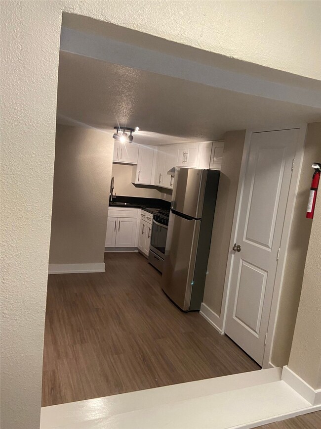 605 Enid St unit 3.5, Houston, TX 77009 - photo 6