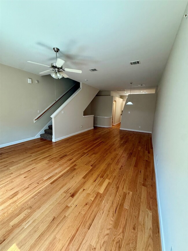 8705 Bryam St unit 1402, Houston, TX 77061 - photo 7