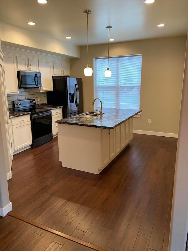 818 N 6th St, Manitowoc, WI 54220 - photo 4