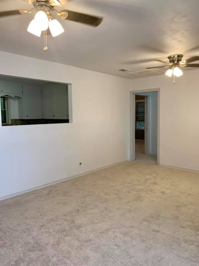 1713 13th St, Bay City, TX 77414 - photo 4