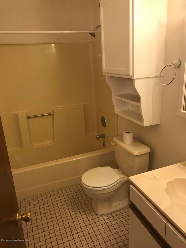 213 Main St unit UNT11, Keansburg, NJ 07734 - photo 5