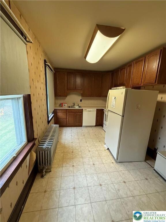 170 S Whitfield St unit Floor 2, Nazareth, PA 18064 - photo 4