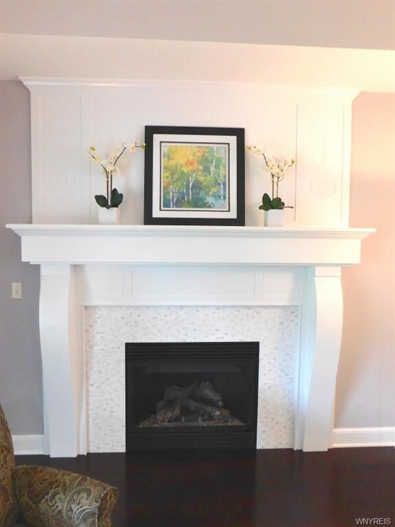 Custom tiled gas fireplace in Living Room