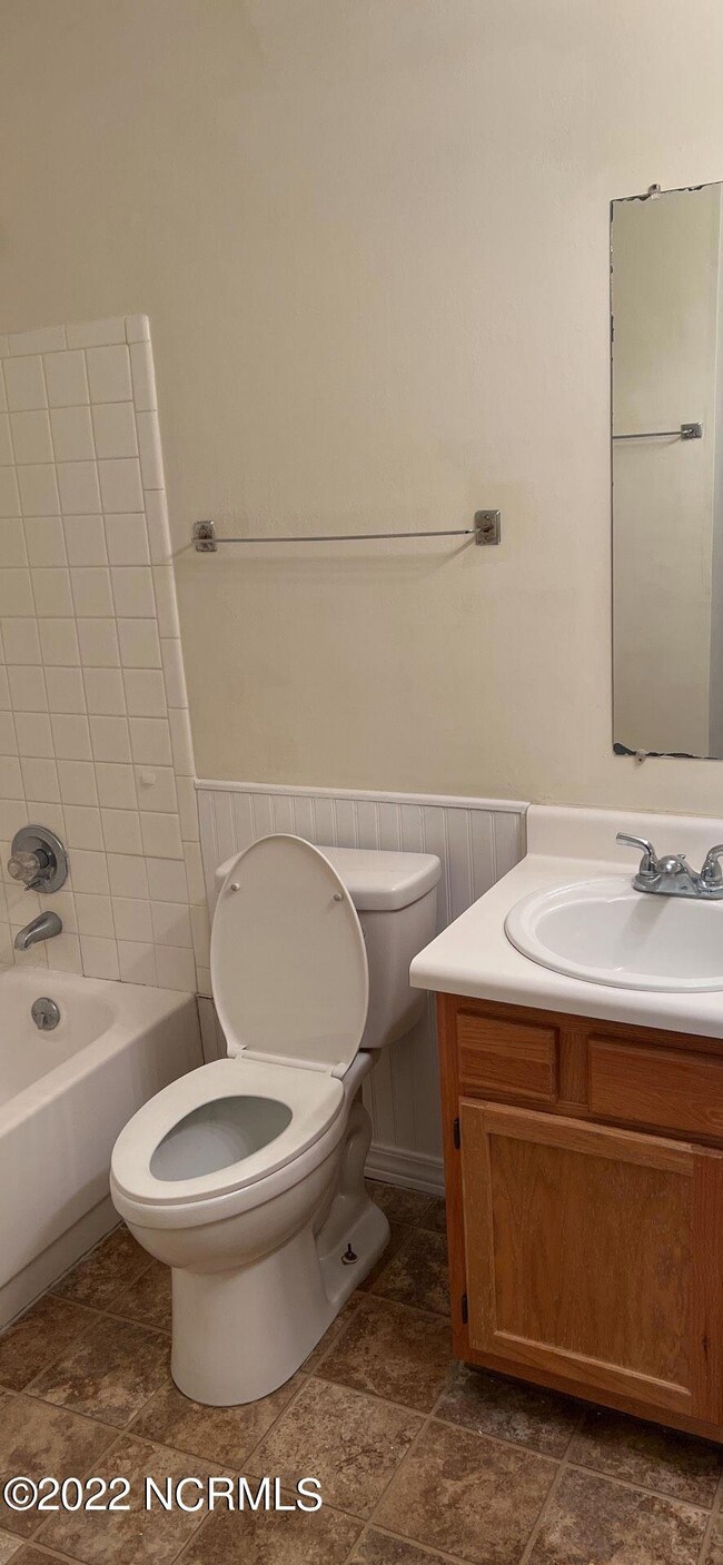 105 Royal Dr, Jacksonville, NC 28546 - photo 7