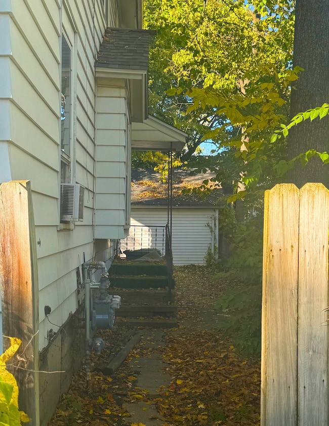 1315 E Stockbridge Ave, Kalamazoo, MI 49001 - photo 4