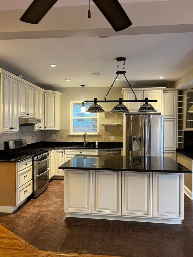 5341 W Fletcher St, Chicago, IL 60641 - photo 2