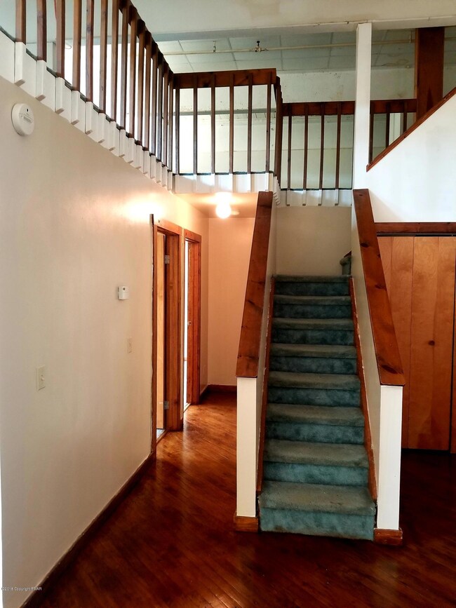 633 Mckinley St unit 104, Hazleton, PA 18201 - photo 3