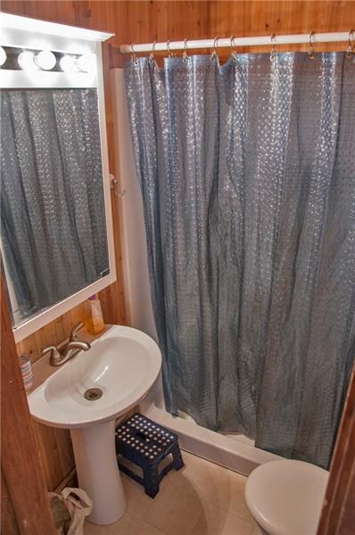 FIRST FLOOR FULL BATH